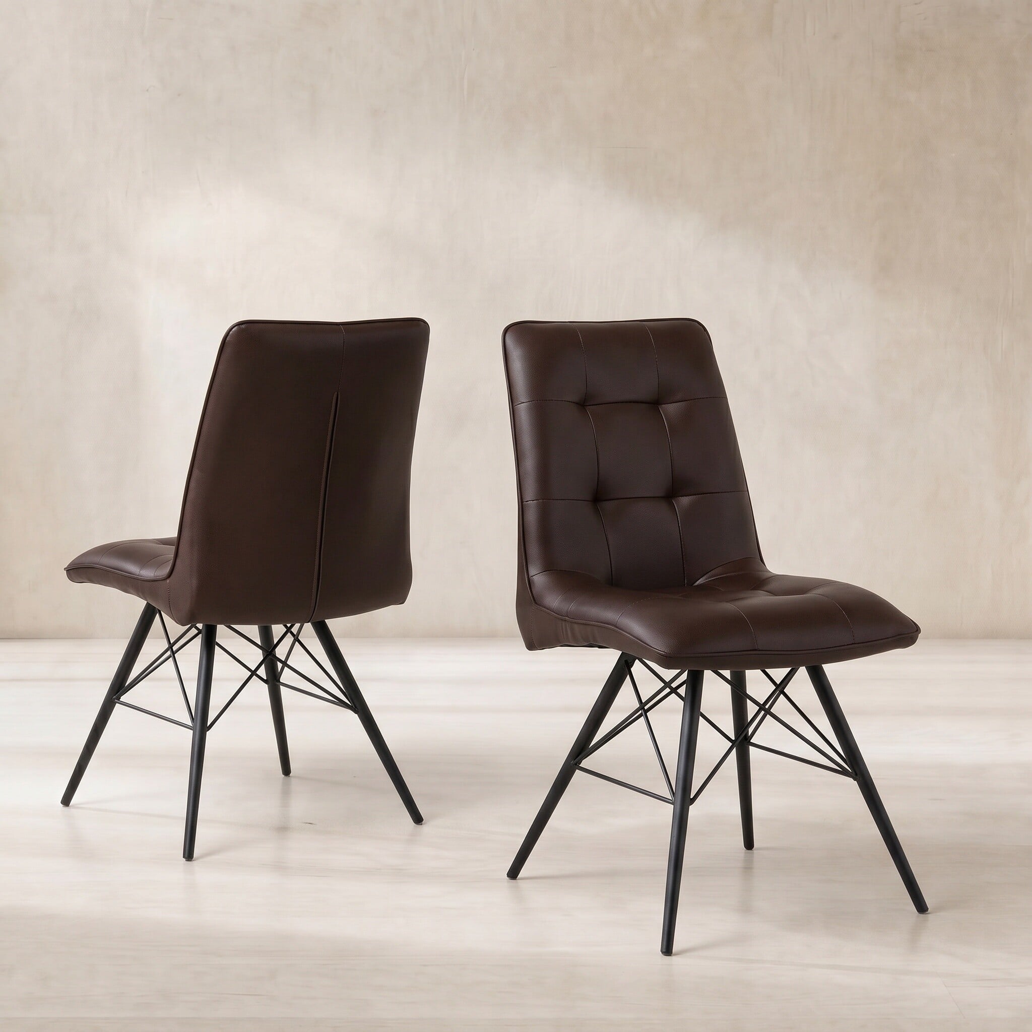 Holm dining chair in brown