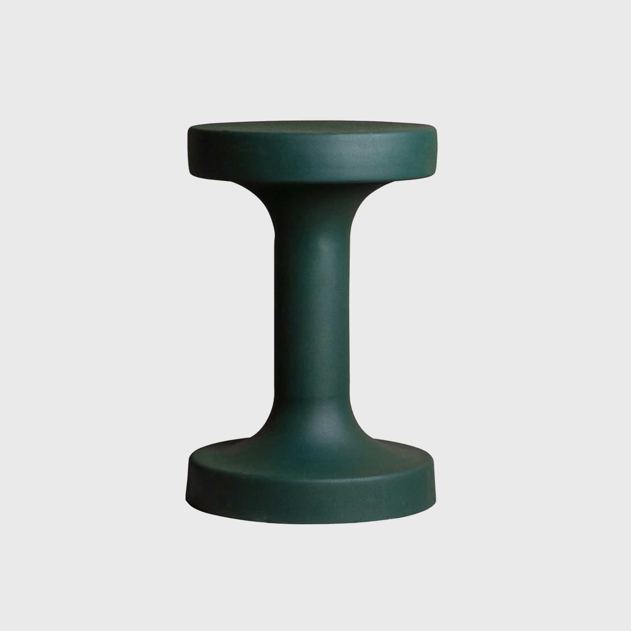 View Pine side table in round in green metal View Pine side table in round in green metal