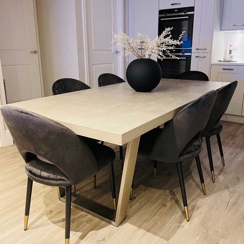 Halmstad dining table on sale concrete